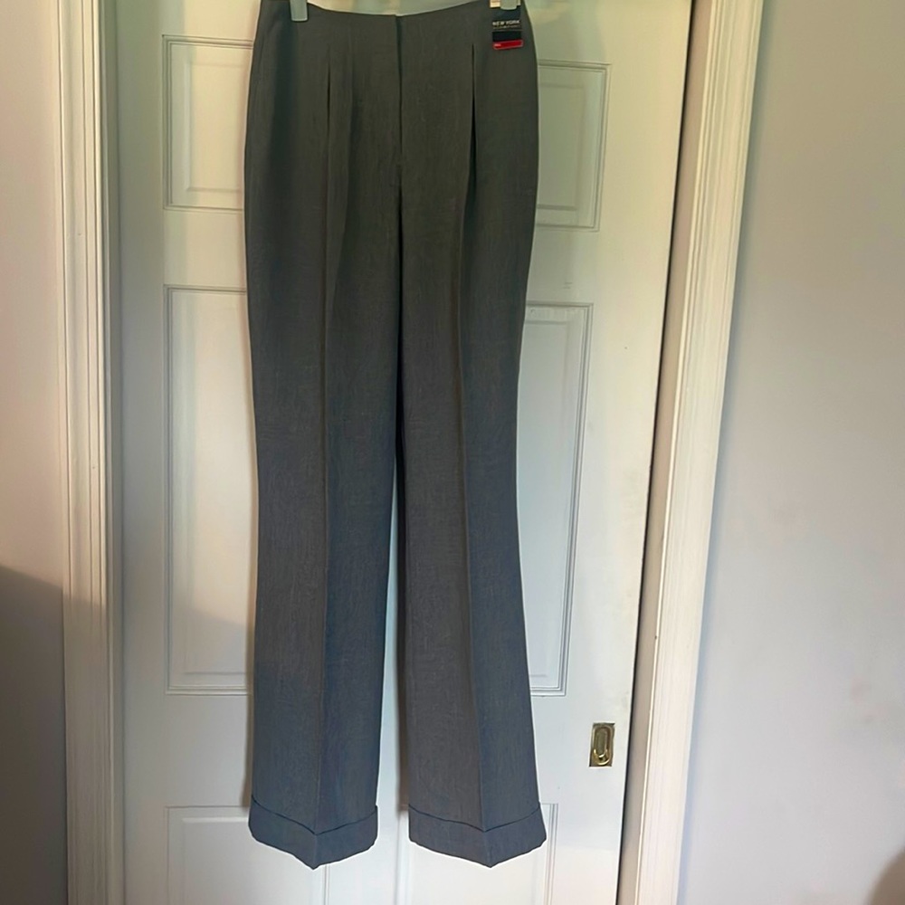 NWT New York and Company, tall pleated trouser size 6 Tall
